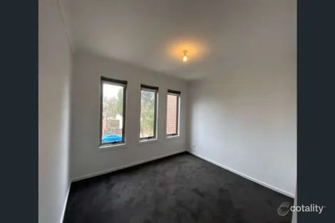 Property photo of 130 Moffat Drive Lalor VIC 3075