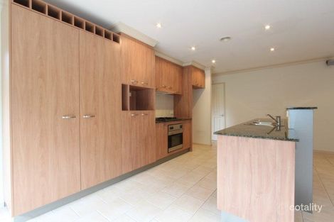 Property photo of 32 Unwin Avenue Jerrabomberra NSW 2619