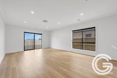 Property photo of 16 Echidna Drive Beveridge VIC 3753