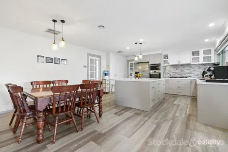 Property photo of 3 Yemaya Court Somerville VIC 3912