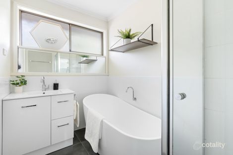 Property photo of 3/1-3 Crest Grove Nunawading VIC 3131