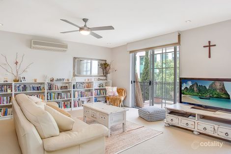 Property photo of 2034/3029 The Boulevarde Carrara QLD 4211