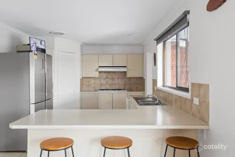 Property photo of 5 Protea Court Mill Park VIC 3082