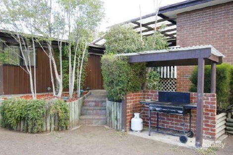 2 Casey Cres, Calwell, ACT 2905