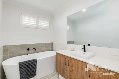 Property photo of 81 Beraking Loop Dalyellup WA 6230