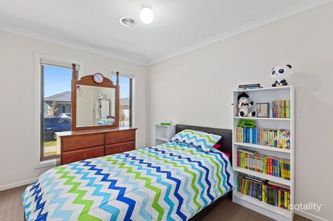 Property photo of 8 Mayflower Drive Cranbourne West VIC 3977