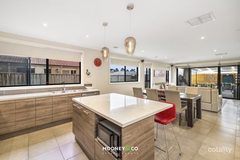 Property photo of 8 Dan Morgan Drive Cranbourne East VIC 3977