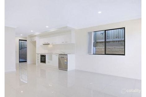Property photo of 2/5 Sophora Road Holmview QLD 4207