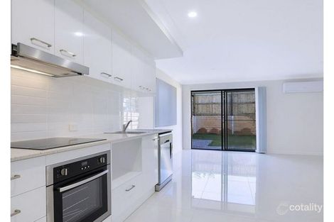 Property photo of 2/5 Sophora Road Holmview QLD 4207
