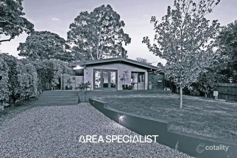 Property photo of 3 Luke Place Guys Hill VIC 3807