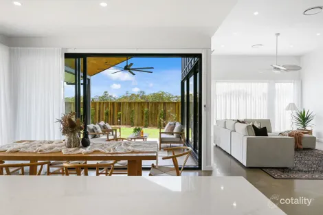 Property photo of 18 Yallambee Way Highfields QLD 4352