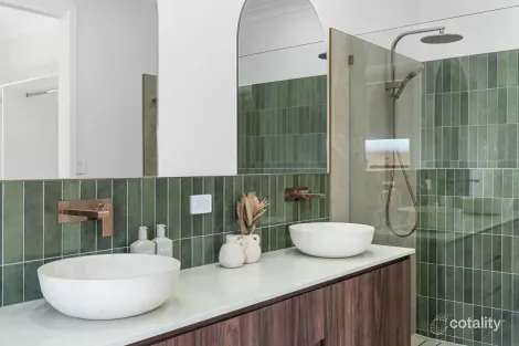 Property photo of 18 Yallambee Way Highfields QLD 4352