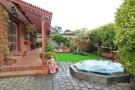 Property photo of 18 Conifer Place Templestowe Lower VIC 3107