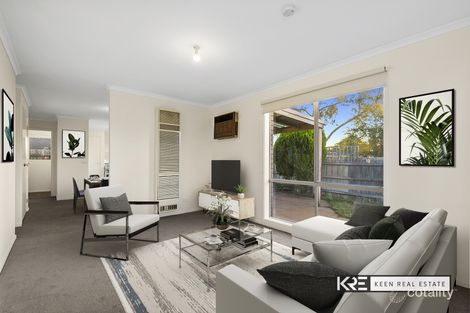 Property photo of 2 Comte Close Cranbourne West VIC 3977