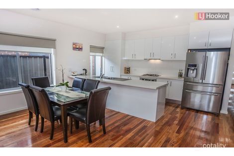 Property photo of 30 Periwinkle Circuit Craigieburn VIC 3064