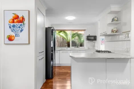 Property photo of 9 Downshire Close Wantirna South VIC 3152