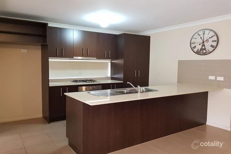 Property photo of 2/5 Almond Avenue Brooklyn VIC 3012