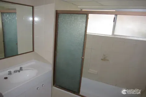 Property photo of 2/19 Macaulay Street Coorparoo QLD 4151