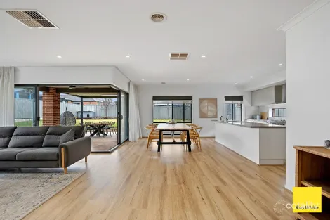 Property photo of 14 Blossom Drive Epsom VIC 3551