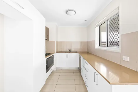 Property photo of 34 Silver Wattle Grove Peregian Springs QLD 4573