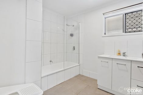 Property photo of 300 Blanchfield Street Koongal QLD 4701