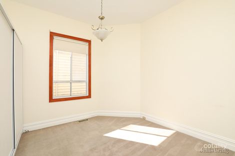 Property photo of 32 Ngarveno Street Moonee Ponds VIC 3039