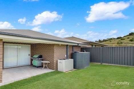 Property photo of 37 Jennings Crescent Spring Farm NSW 2570