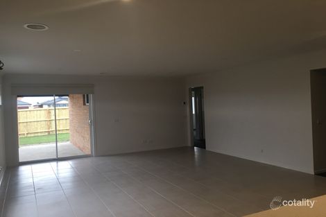 Property photo of 68 Viewbright Road Clyde North VIC 3978