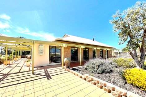 21 Bosanquet Bvd, Ceduna, SA 5690