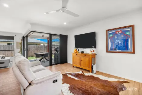 Property photo of 40 Sailaway Circuit Eli Waters QLD 4655