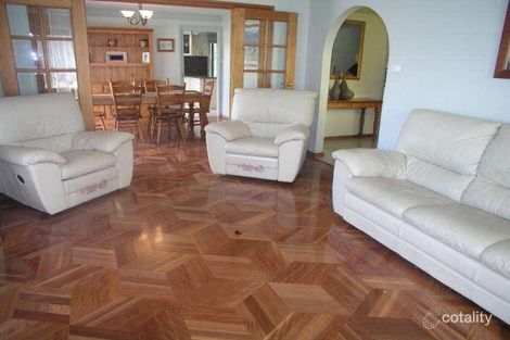 Property photo of 1 Barrier Place Illawong NSW 2234