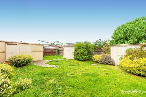 Property photo of 64 Finton Grove Gladstone Park VIC 3043