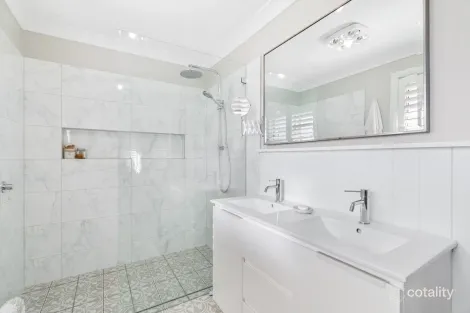 Property photo of 34 Hillgrove Close Ourimbah NSW 2258
