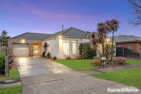 Property photo of 8 Middleham Close Cranbourne West VIC 3977