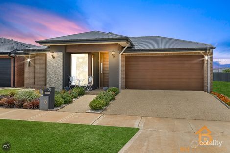Property photo of 21 Sandygate Circuit Strathtulloh VIC 3338