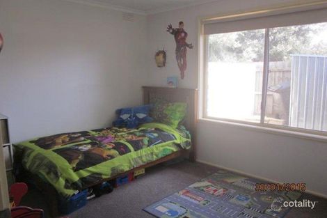 Property photo of 2 Rothesay Place Melton West VIC 3337