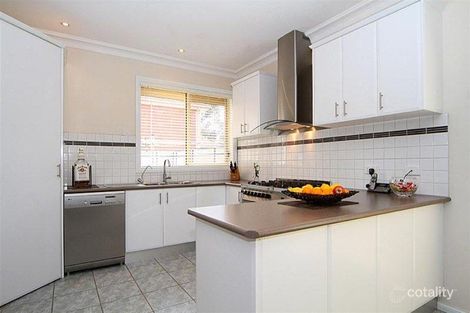 2 LEICHARDT CRES, RESERVOIR, VIC 3073