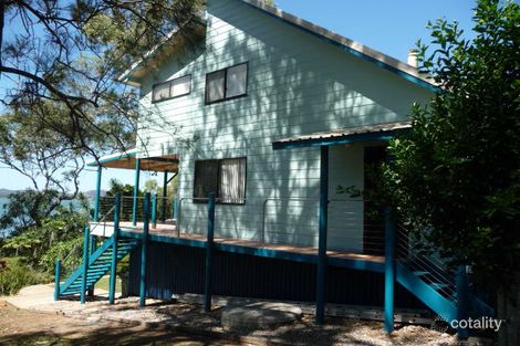 Property photo of 52 Resthaven Drive Lamb Island QLD 4184