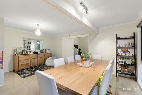 Property photo of 27 John Edgcumbe Way Endeavour Hills VIC 3802