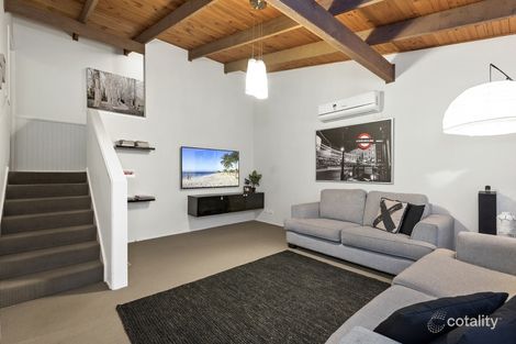 Property photo of 27 John Edgcumbe Way Endeavour Hills VIC 3802