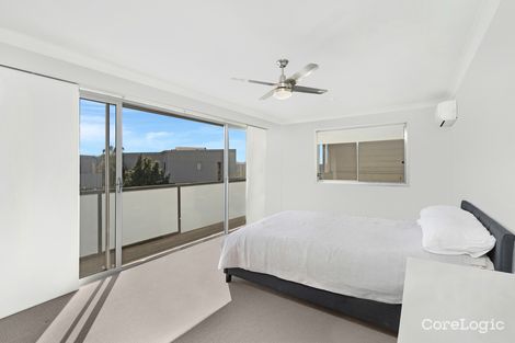 Property photo of 22 Emily Way Varsity Lakes QLD 4227