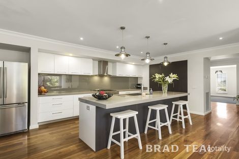 Property photo of 1 Wyralla Crescent Gisborne VIC 3437