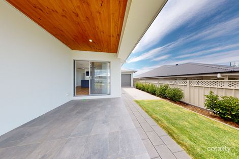 Property photo of 4 Lesmurdie Parade Dubbo NSW 2830