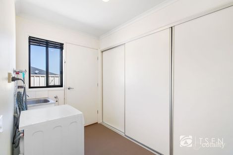 Property photo of 2/215 Aspinall Street Kangaroo Flat VIC 3555
