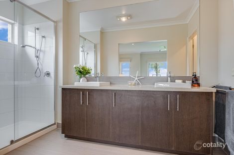 Property photo of 16 Fenwick Fairway Bannockburn VIC 3331