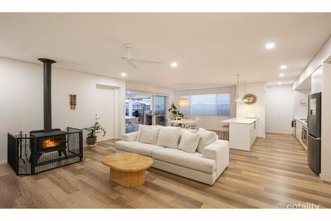 Property photo of 17 Jingarie Place Dunsborough WA 6281
