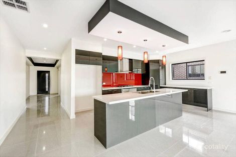 Property photo of 32 Gallantry Avenue Craigieburn VIC 3064