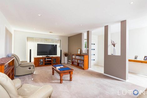 Property photo of 3 Urangarra Place Jerrabomberra NSW 2619