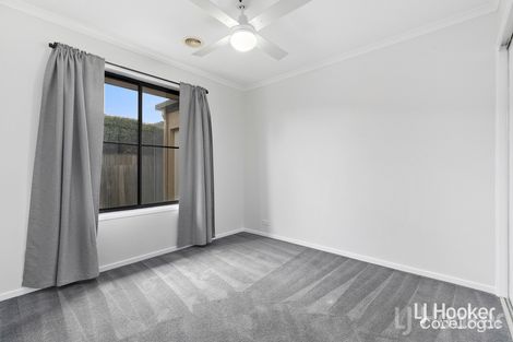 Property photo of 18 Tooroonga Crescent Jerrabomberra NSW 2619