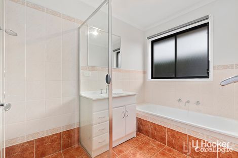 Property photo of 18 Tooroonga Crescent Jerrabomberra NSW 2619